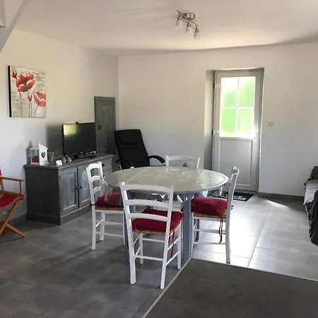 Maison Charmante Proche De Barneville 度假居