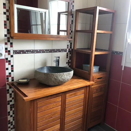 Maison Charmante Proche De Barneville 度假居
